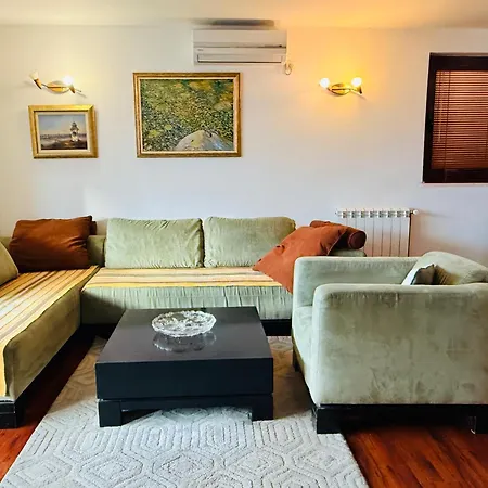 Emilija Apartamento *